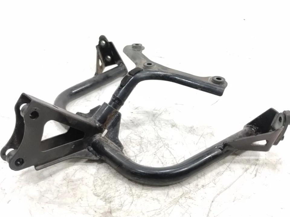 06-08 Soporte de montaje de soporte de carenado de faro principal superior delantero Kawasaki Ninja EX650 Foto 2 de 4