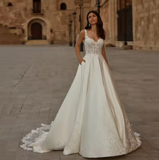 Lace A-line Apllique Wedding Dress Sleeveless Bridal Gowns Spaghetti Strapless