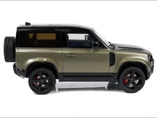 1/18 2021 Land Rover Defender 90 P400 X-Dynamic HSE Pangea Green Metallic – GT