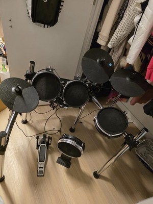Alesis Drums Surge Mesh Kit - Electric Drum Set with USB MIDI Connectivity, Mesh
