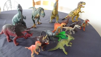 Lot de 15 dinosaures modèles et tailles différentes Vintage   M - Photo 1/4