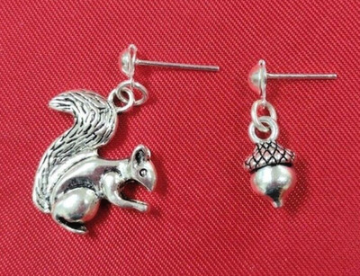 Süße EICHHÖRNCHEN + EICHEL OHRSTECKER Handarbeit schönes Geschenk Made in UK