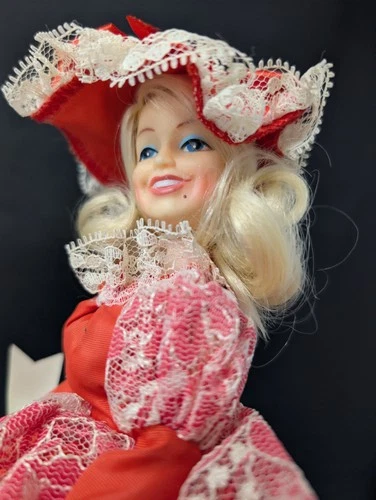 MINT IN BOX! Musical 14" DOLLY PARTON by Goldberger Dolls Fi 1970s vintage concert t-shirt, vintage, single stitch, B+ condition