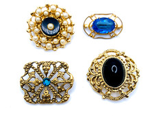 VINTAGE - NOW 4 GOLD TONE VICTORIAN STYLE BROOCH LOT GLASS FAUX PEARL UNSIGNED