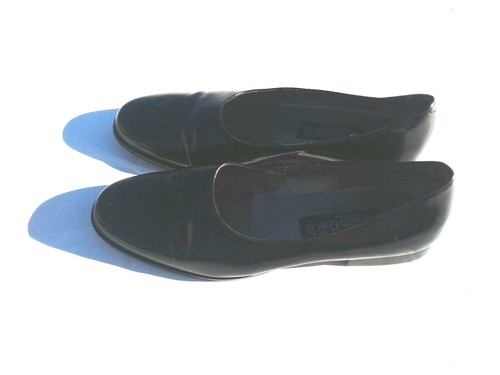 Kenneth Cole Reaction Women Black Slip On Flats 7B - Picture 2 of 7