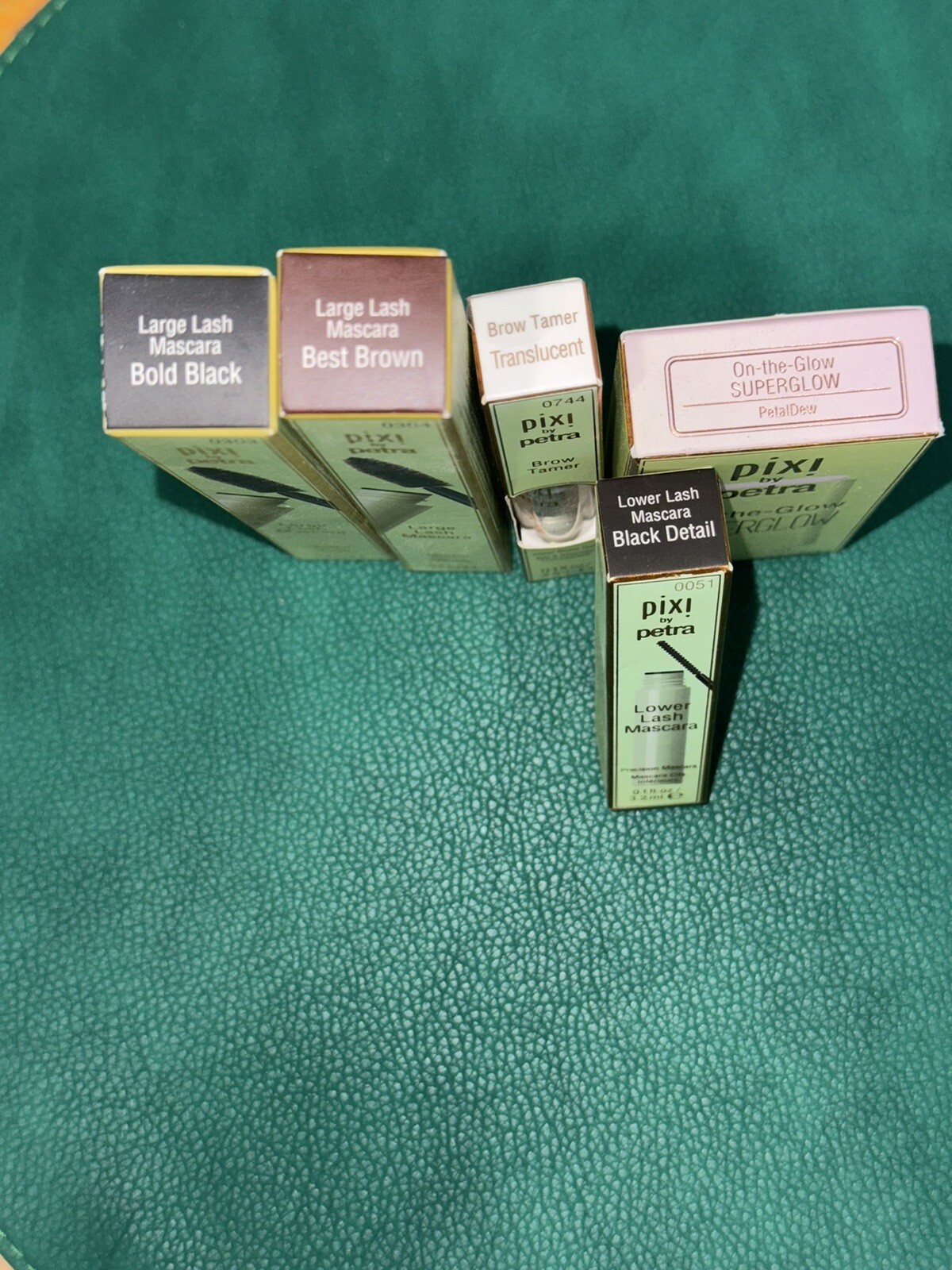 Pixi Large Lash Mascara  BBlack0303 BBrown 0304 L Lash 0051 BTamer 0744 S Glow P