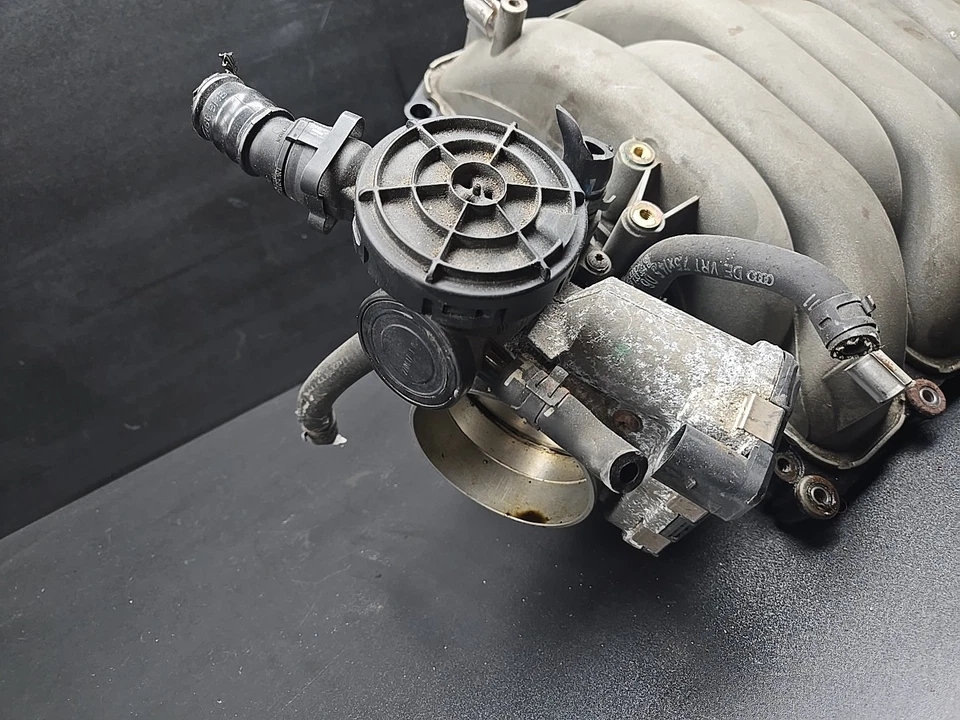 AUDI A8 S8 2011 2012 2013 4,2 L MONTAJE COLECTOR DE ADMISIÓN Y CUERPO DEL ACELERADOR OEM Foto 2 de 4