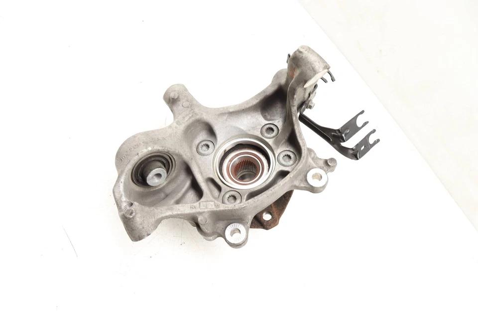 Audi A4 Allroad 2017-2025 - nudillo de husillo trasero izquierdo con cojinete de rueda Foto 3 de 4