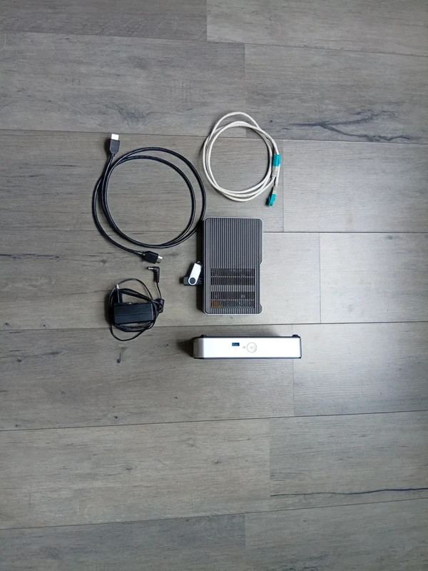 Mini PC Intel NUC DE3815TYKE avec Intel Atom E3815, 2 Go DDR3L et stockage flash silencieux