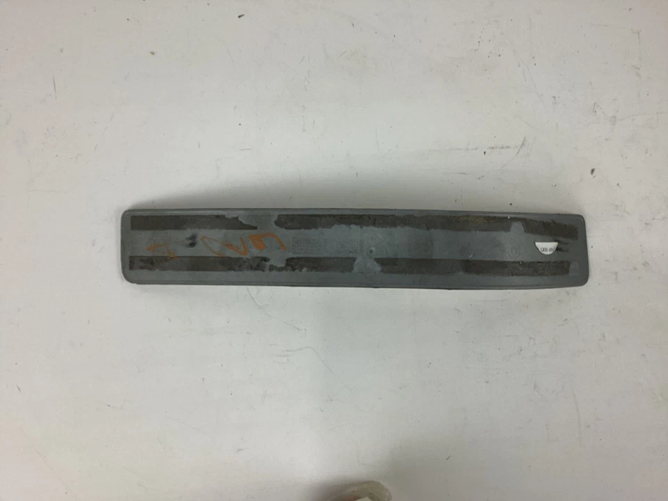 Mercedes-Benz C300 2008-2014 umbral de puerta lateral derecha placa escalón moldura OEM Foto 3 de 4