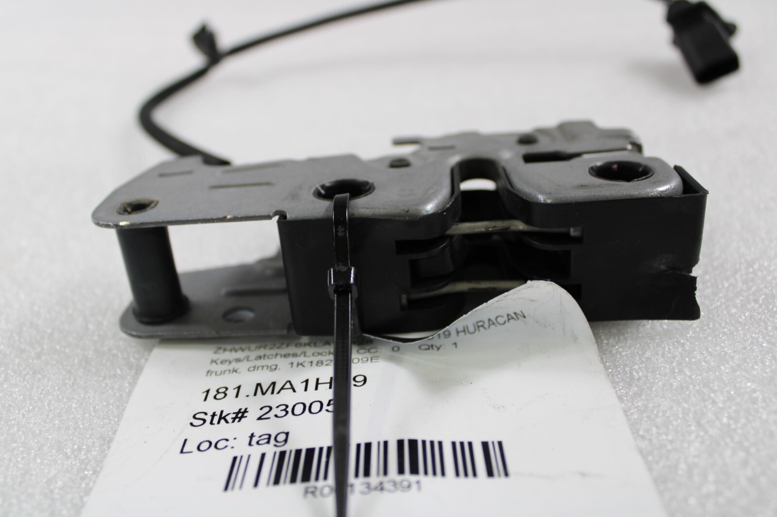 Lamborghini Huracan, Spyder, Hood Latch, Dmg, Used, P/N 1K1823509E