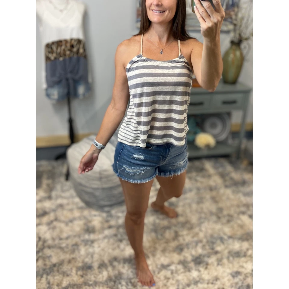 Sexy Camiseta sin mangas de lino con cuello redondo a rayas en contraste estilo cuerda correa de espagueti gris Foto 3 de 4