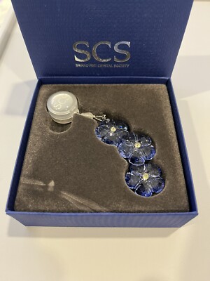 Swarovski Crystal 2011 SCS Member Gift Artic Flower Ornament