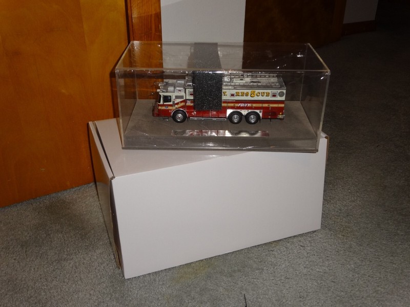 Fire Replicas  FDNY Rescue 5  1/50