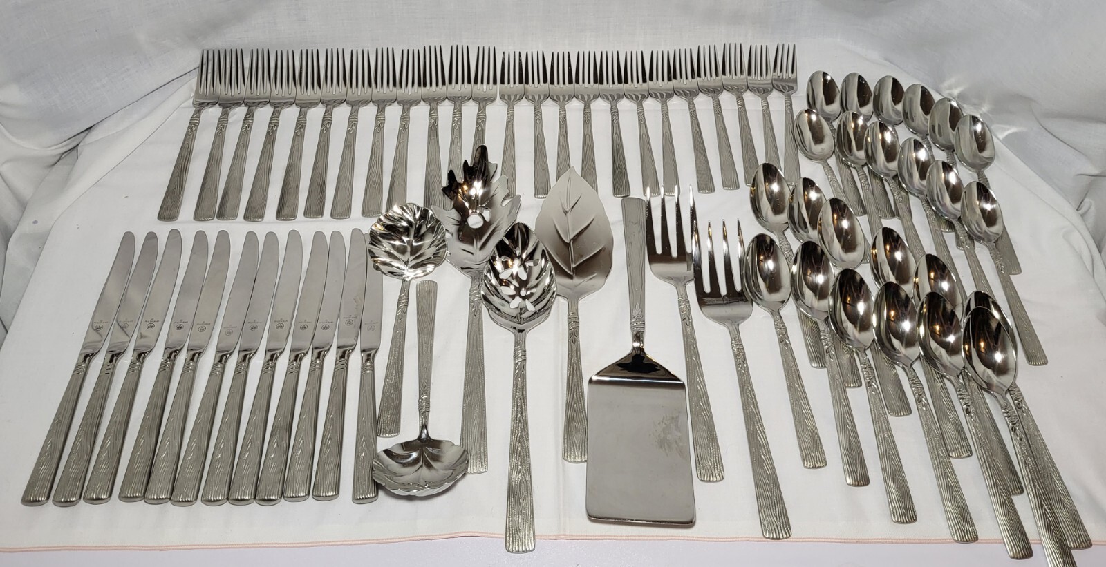 Pfaltzgraff Naturewood 18/8 Service for 12 Flatware with Serving Set
