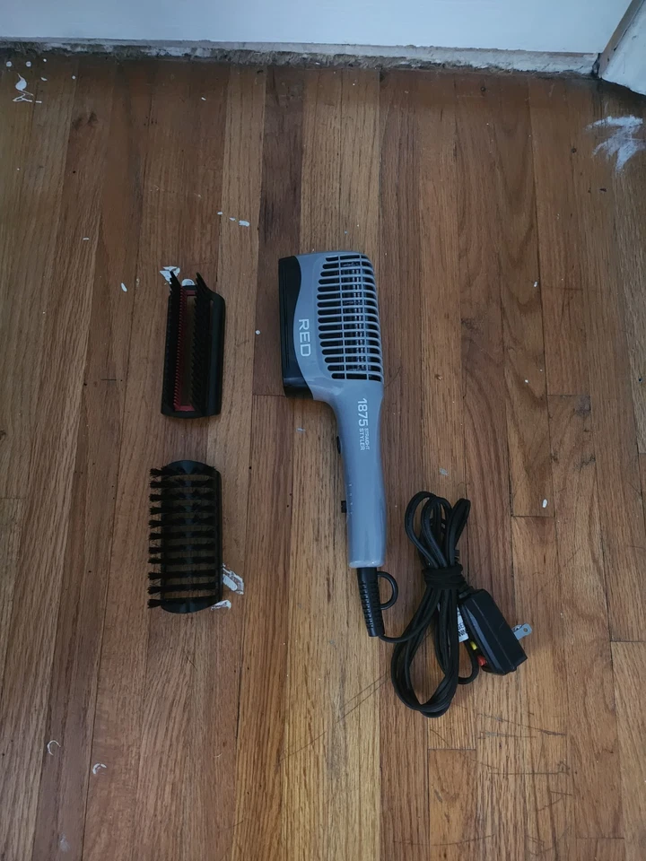 红色 KISS 灰色吹风机型号 BD02U 陶瓷离子 1875W Styler。 2附件 — 第 2/2 张图片