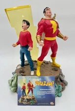 DC Direct Shazam! Deluxe Light Up Statue 370/500 Working Great Condition