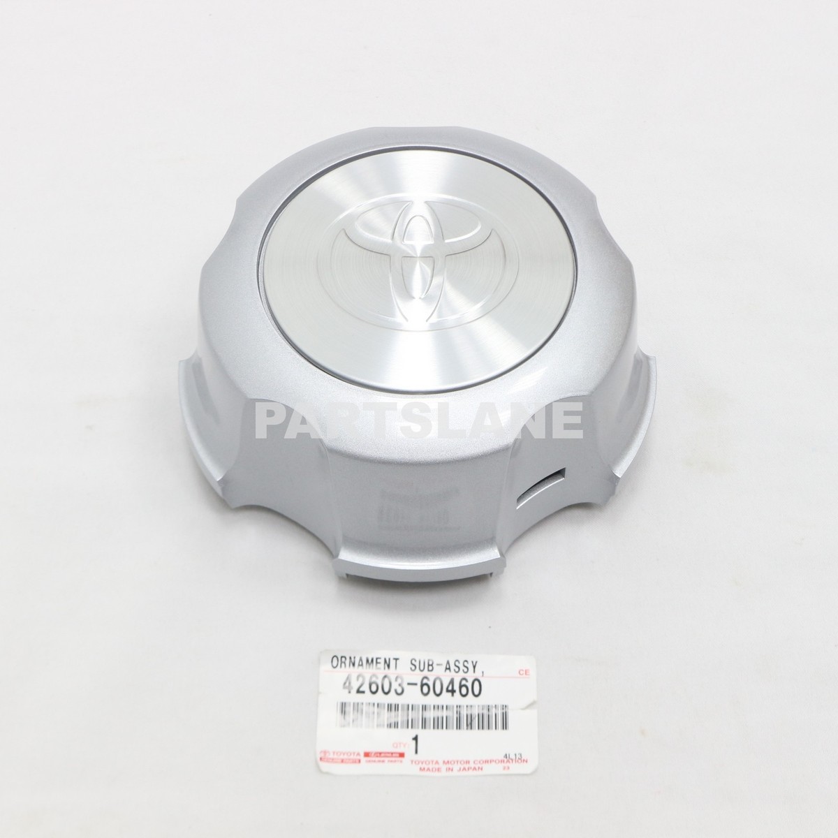 Toyota Land Cruiser FZJ71 HZJ71 OEM Wheel Hub Center Cap Ornament