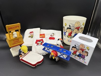 Peanuts Bathroom Collectible Set Snoopy Charlie Brown Linus Peanuts gang 