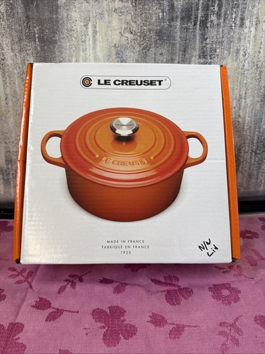 Le Creuset Signature Cast Iron 3.5 Qt Round Dutch Oven Sea Salt ❌No Lid❌ - Picture 3 of 5