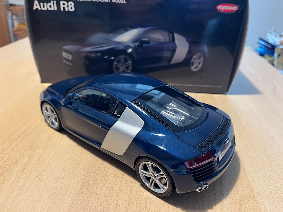 Audi R8 4.2 V8 Blue Metallic 2007 1/18 Kyosho 091213BL - Immagine 3 di 4