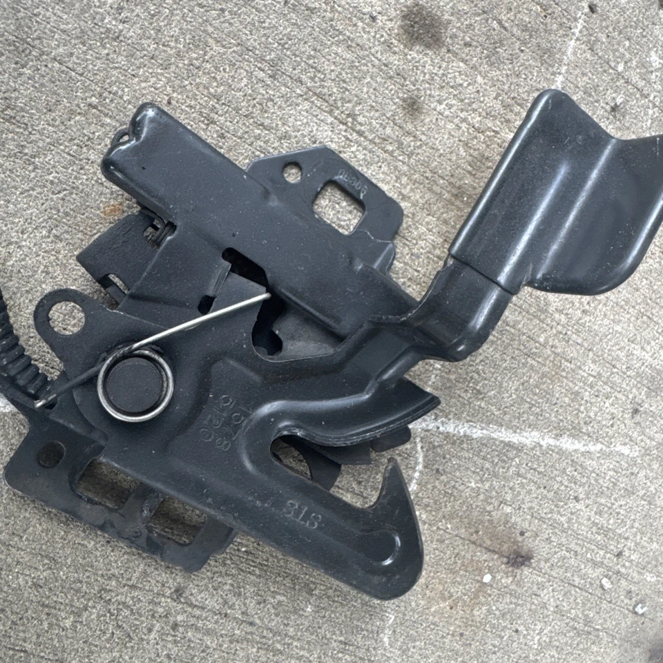 Cadillac STS 2005-11 capó pestillo primario y secundario OEM original funciona muy bien Foto 2 de 4