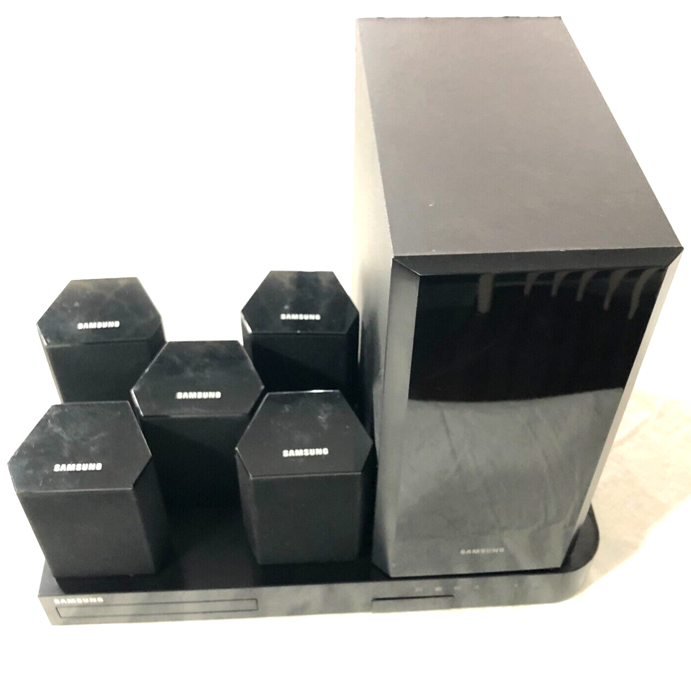 Samsung Home Theater Entertainment System BluRay 3D DVD 5.1 Channel HT