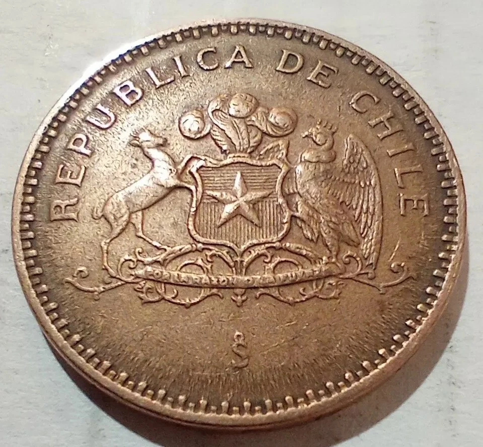 100 Pesos 1996 Chile Coin Deer Condor Feathers Por La Razon O La Fuerza - Image 2 of 3