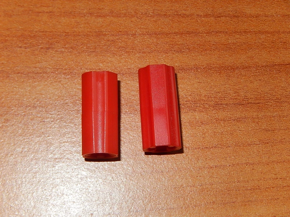 lego 8943 - 2x 4513174 Red Technic, Connecteur d’axe 2L (Lisse avec trou - Photo 1/1