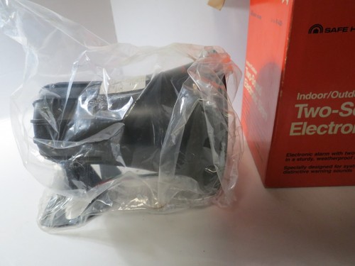 Vintage Safe House 49-488F Two Sound Electronic Siren Horn Made for Radio Shack - Picture 13 of 16