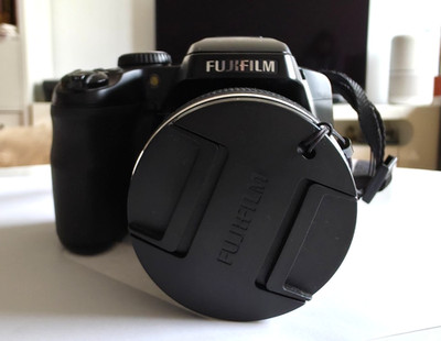 Fujifilm FinePix S8400W 16.0MP Digital Bridgekamera 44x optischer Zoom Full HD