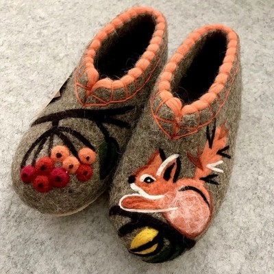 NWT Slippers 100% Sheep Wool & Felt Russian House Shoes Squirrel US 7 EUR 37