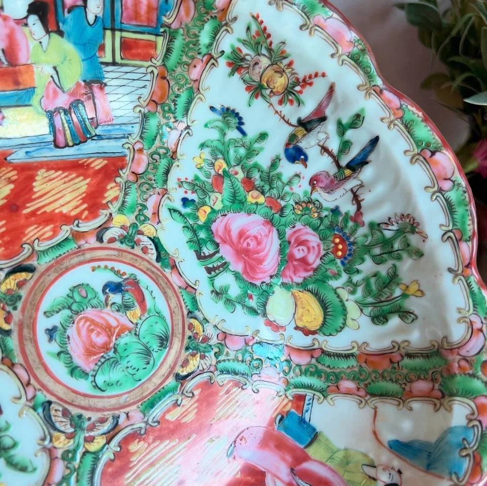 Antiguo cuenco festoneado chino Famille Rose Canton siglo XIX Foto 2 de 4