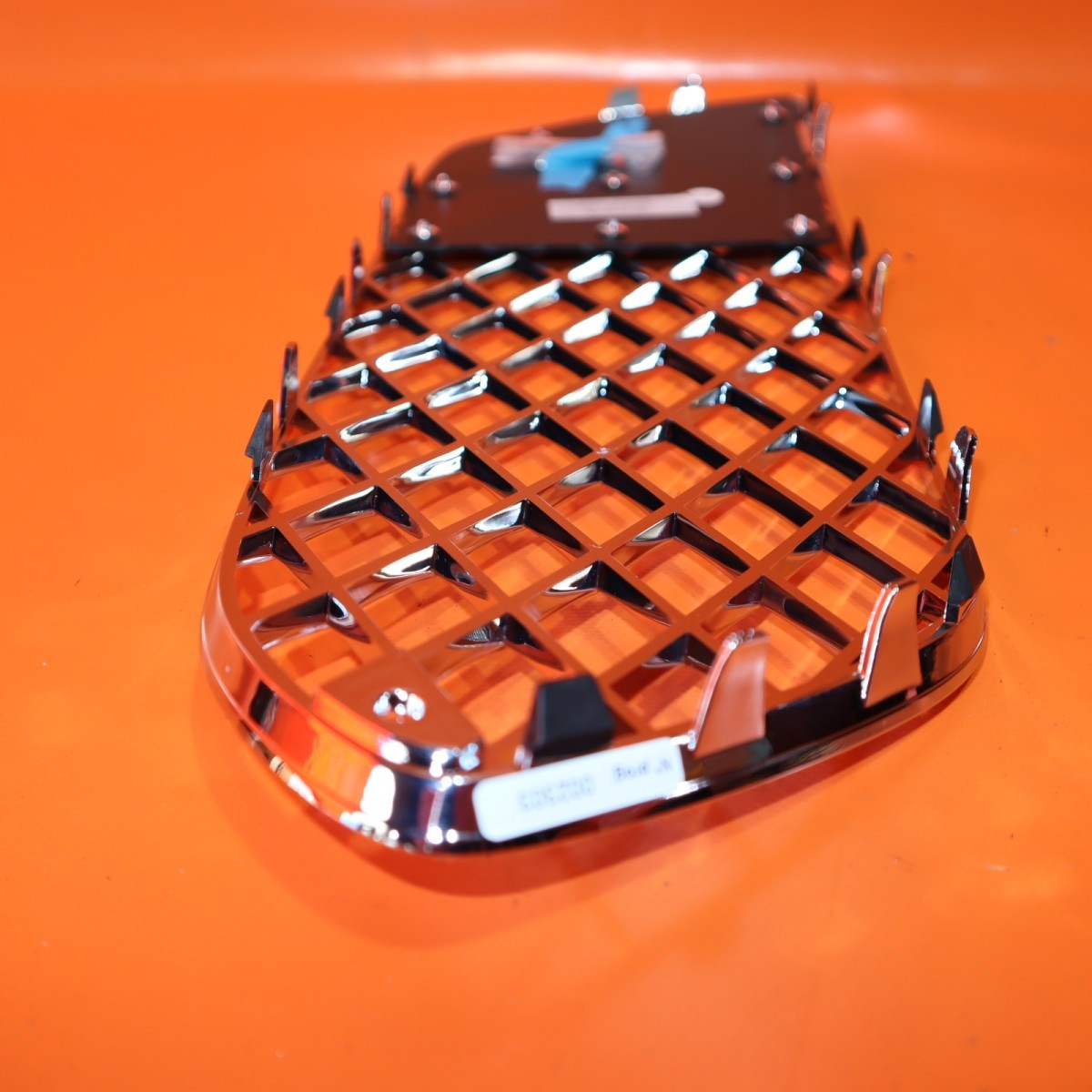BENTLEY BENTAYGA GRILLE RIGHT LOWER 2016 2017 2018 2019 36A 807 346 G CHROME OEM