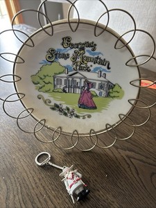 Vintage Georgia’s Stone Mountain Park With Stand-free Keychain