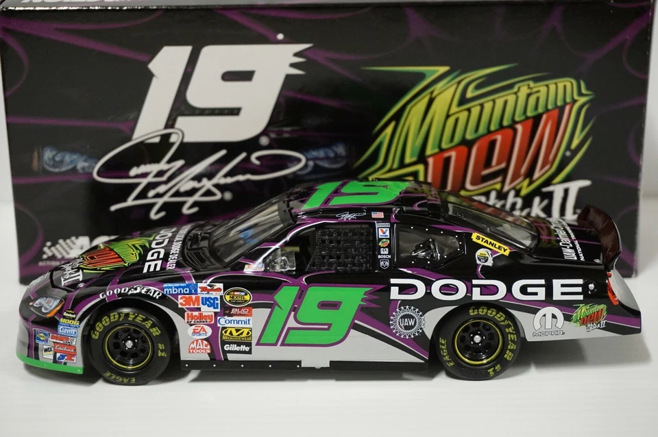 Dodge Charger 2005 1/24 Jeremy Mayfield #19 Mountain Dew/Pitch negro Foto 4 de 4