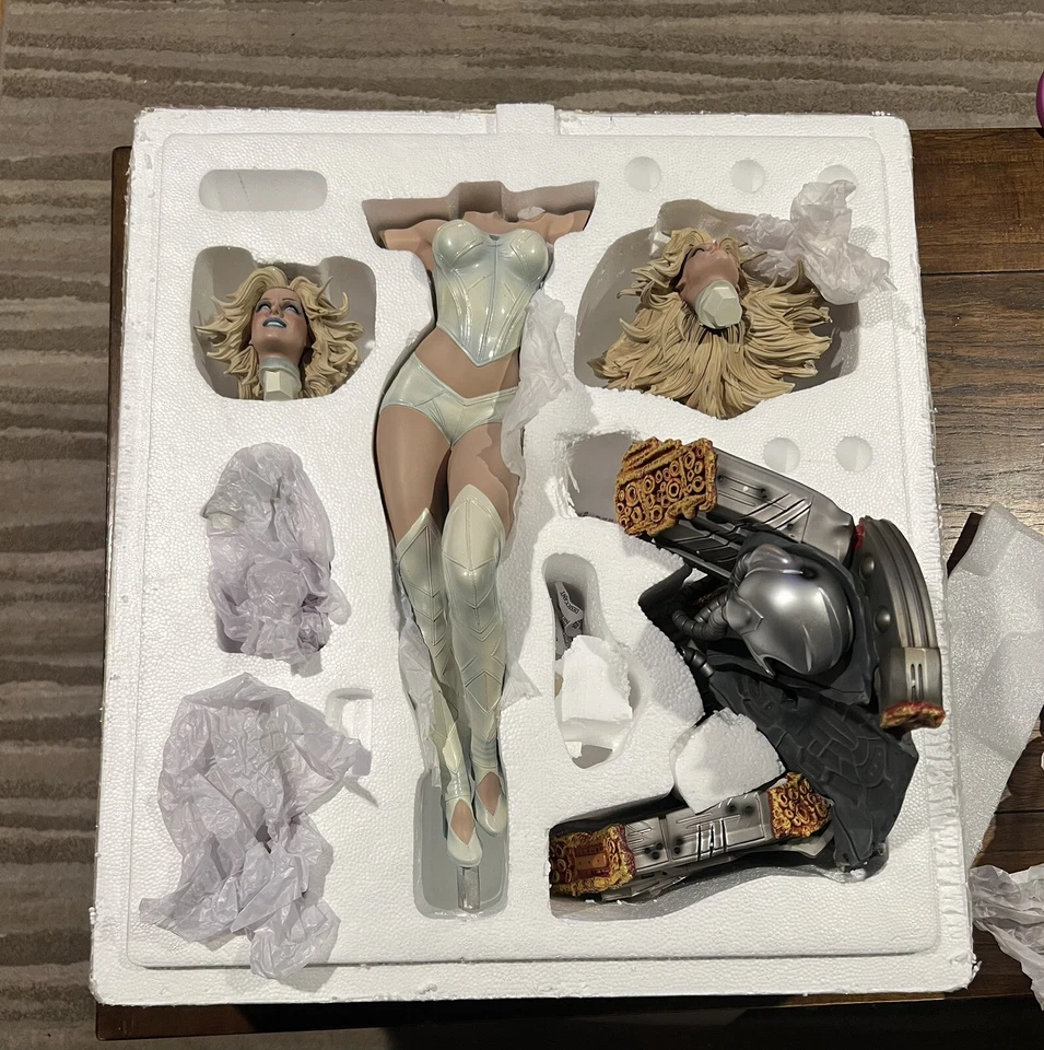 SIDESHOW Emma Frost "Exclusive" Premium Edition Statue White Queen Sold out - Image 3 of 4