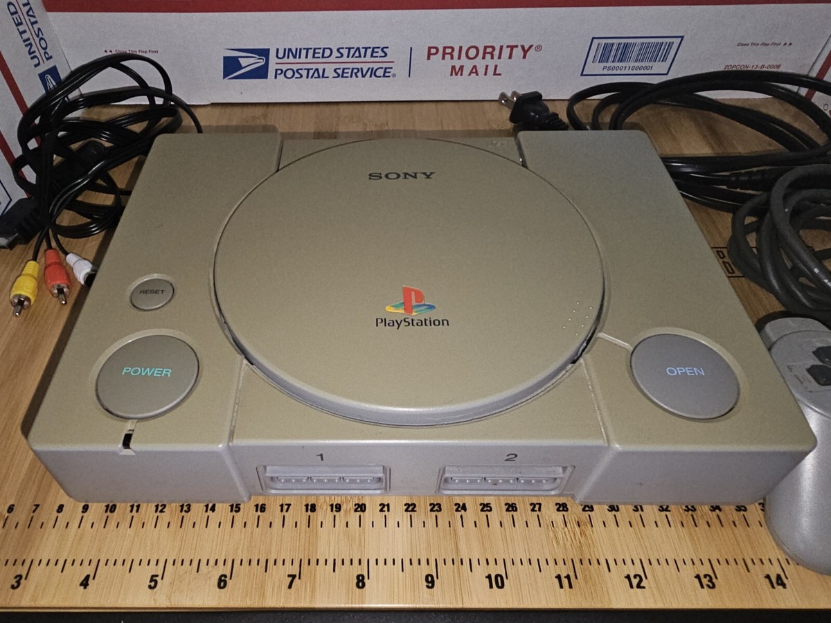 Sony PlayStation 1 PS1 Gray Console Gaming System SCPH-7001 Tested