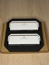 Corsair DOMINATOR PLATINUM RGB 32GB (2 x 16GB) DDR4 DRAM 4000MHz C19 White Kit