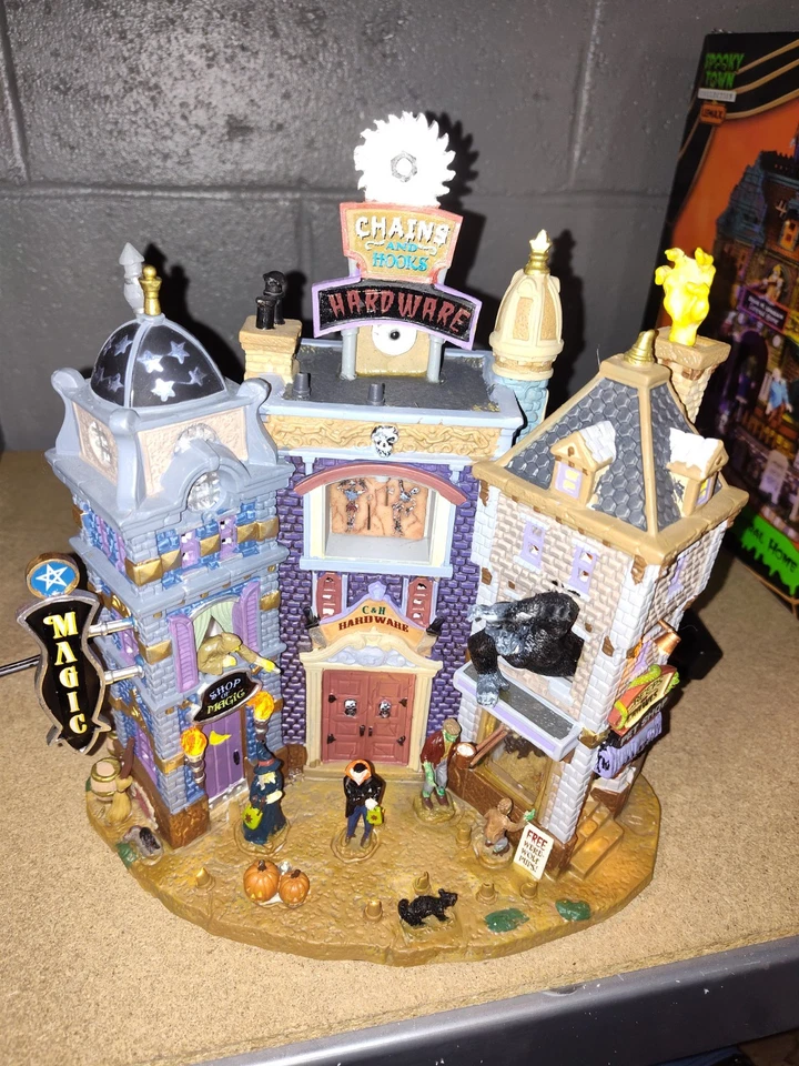 LEMAX SPOOKY TOWN "SPOOKY TOWN SQUARE" HALLOWEEN VILLAGE - Image 3 of 4