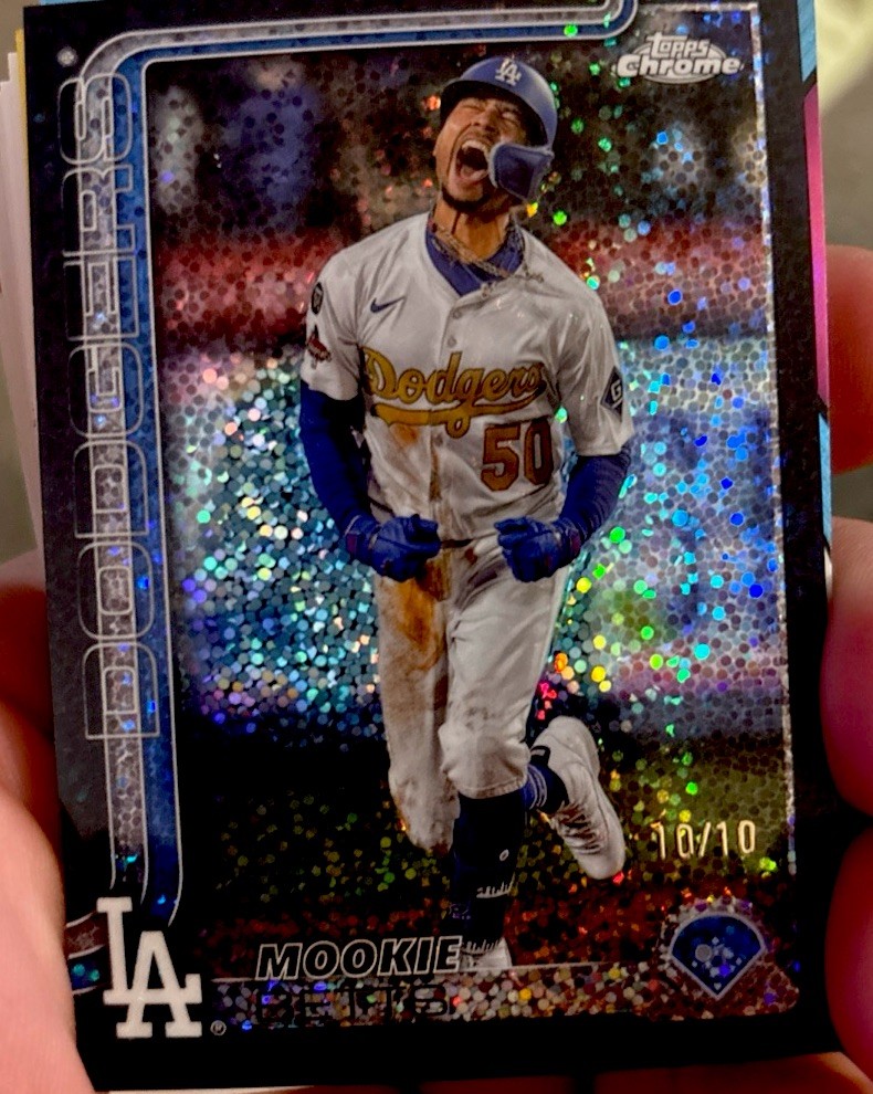 2025 Topps Chrome Image Variation Mookie Betts #50 Black Speckle Refractor /10