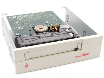 Iomega Ditto IOW2000Wi 2GB 5.25'' Backup Drive Sicherungs-Laufwerk Bandlaufwerk