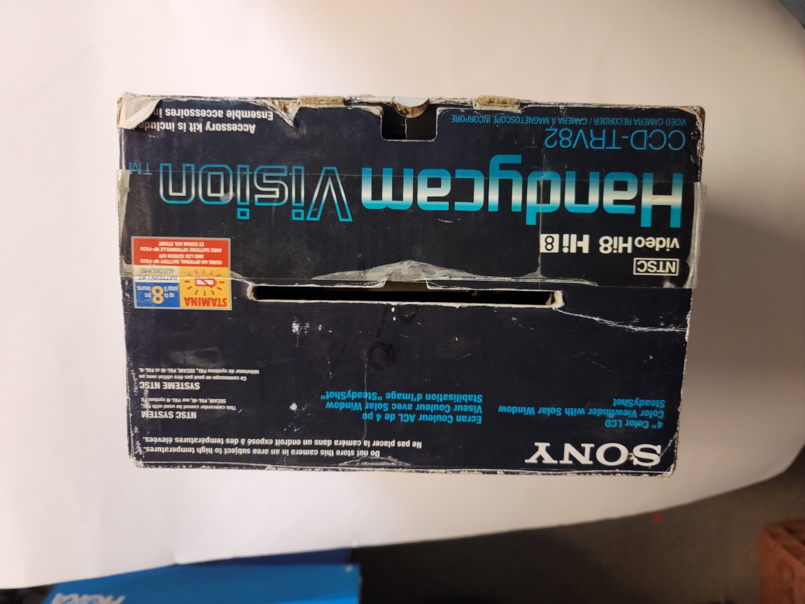 Sony Handycam Vision CCDTRV82 NTSC Hi8 8mm Camcorder Camera + 2 Tapes