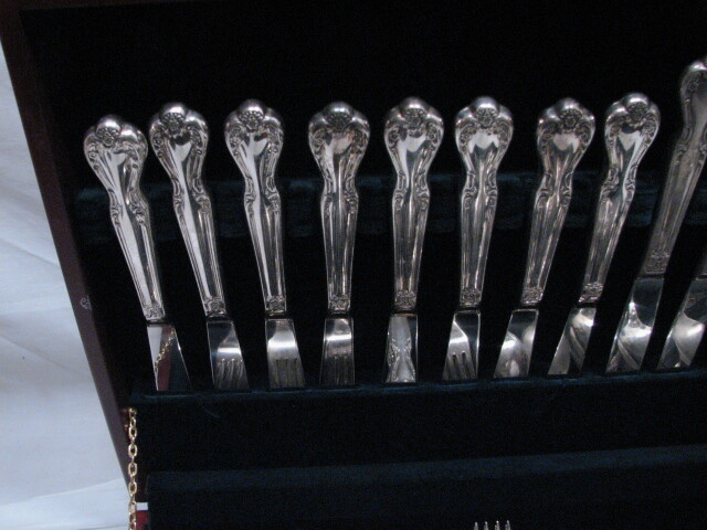 Set 85 pcs Rogers & Bro Daybreak Silverplate Flatware Elegant Lady
