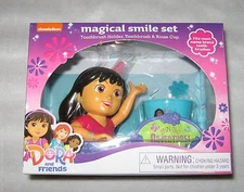 DORA & FRIENDS MAGICAL SMILE SET TOOTHBRUSH WITH HOLDER & RINSE CUP - NEW