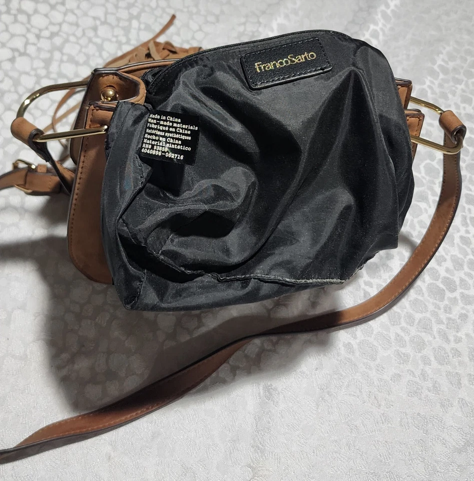 Bolso Franco Sarto Bandolera Rex Sillín Flecos Western Boho Tostado con Acentos Metálicos Foto 4 de 4