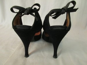 high heel con