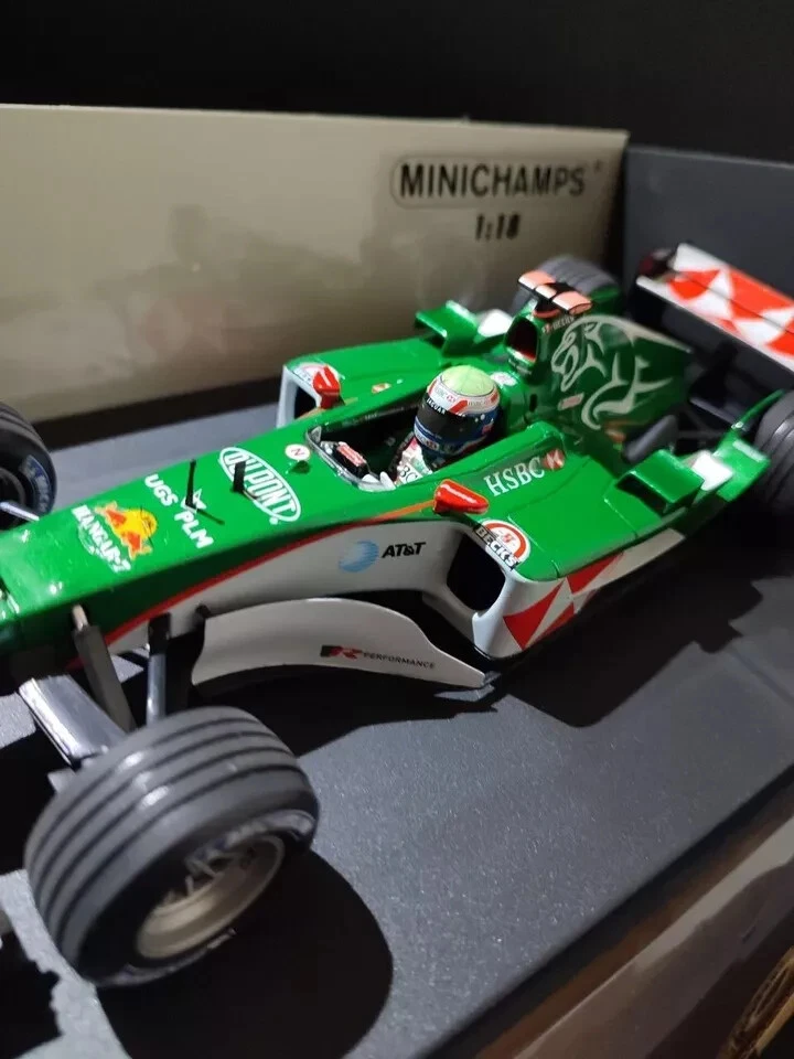 Minichamps 1:18 F1 Jaguar Racing R5 M.Webber - Immagine 2 di 3