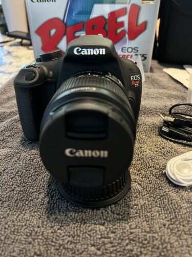 Cannon EOS Rebel T5 Digital SLR Camera With EF-S 18-55mm Is II+EF 75-300mm F/4-5 - Afbeelding 1 van 7