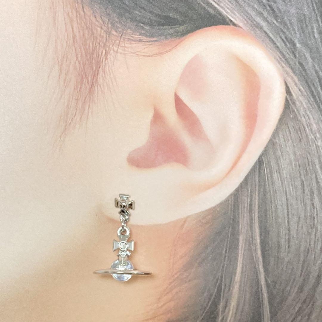 アクセサリー Vivienne Westwood PETITE ORB EARRING Vivienne Westwood Earrings Petite Orb Silver 2.5cm x 1.4cm w/Pouch